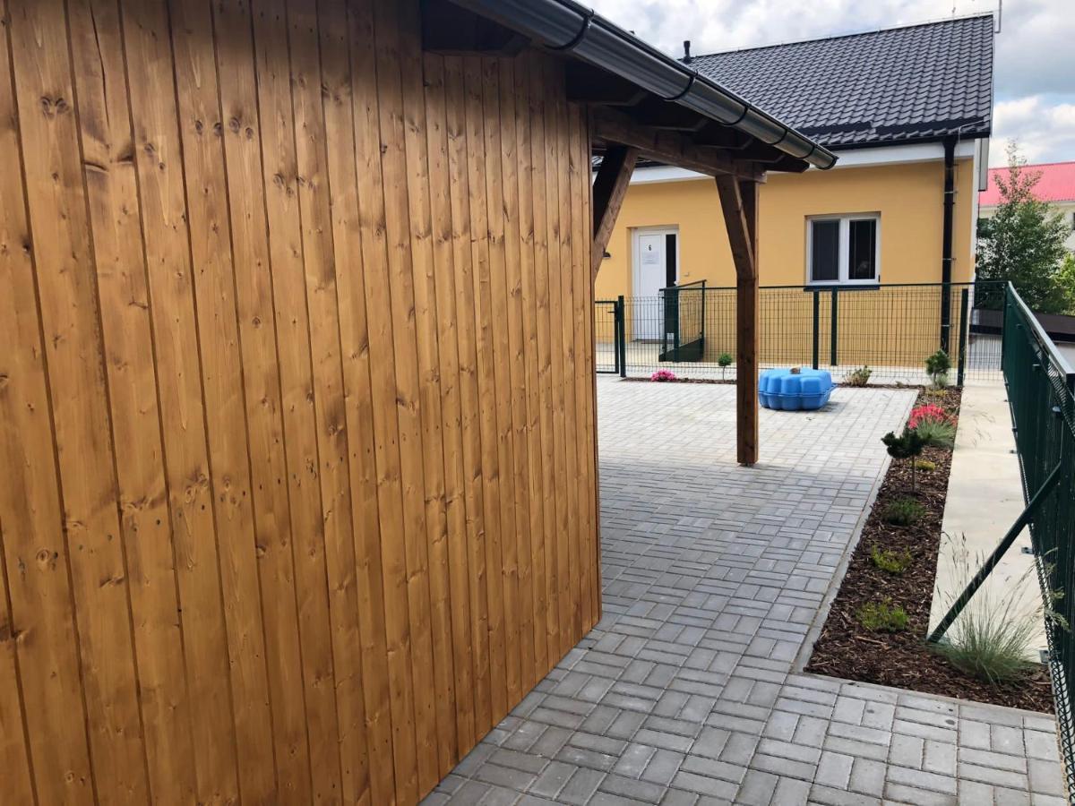 Papeto Apartamento Frymburk Exterior foto